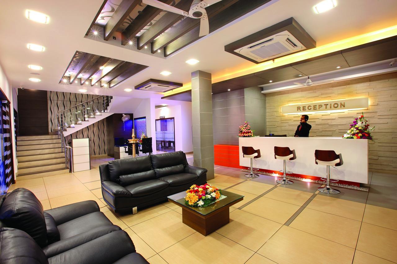 Hotel Aswathy Kodungallur Экстерьер фото
