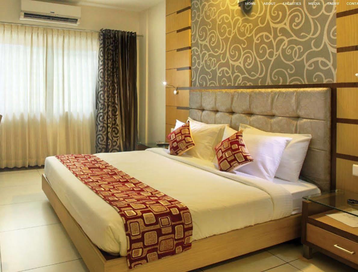 Hotel Aswathy Kodungallur Экстерьер фото